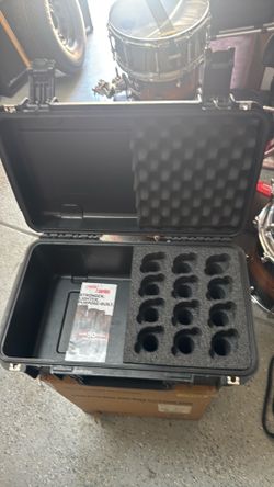 SKB 12 microphone case