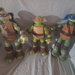 Toy Ninja Turtles - 10 inches high - Excellent Condition