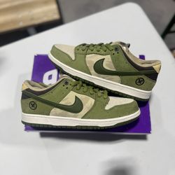 Dunk sb low Yuto - 9.5M