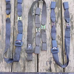 Toyota Tacoma/4runner middle seat belts