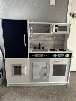 Play kitchen