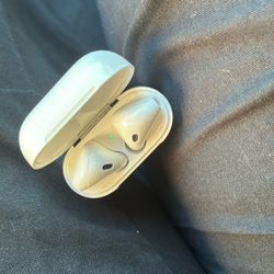 AIRPODS 2ND GEN.