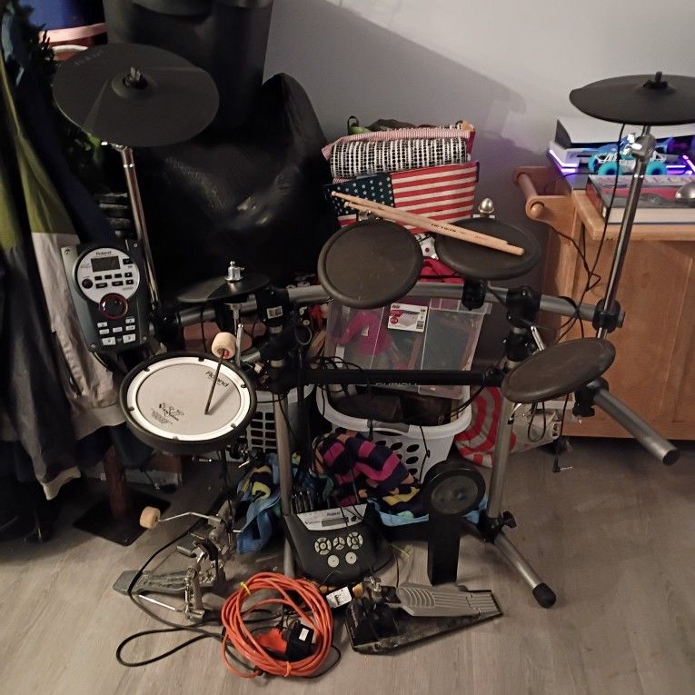 Roland Electronic Drum Machine