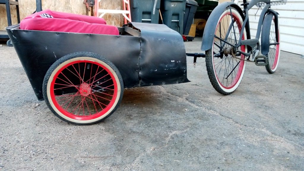 Customized Bike Trailer For The Cool Kids