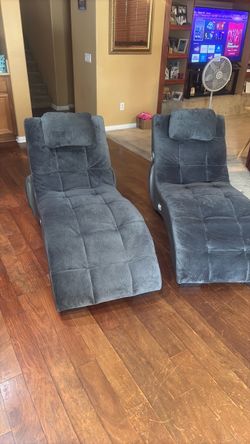2 chase longe Reclining Chairs