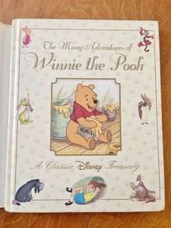Many Adventures of Winnie the Pooh : A Classic Disney Treasury by Disney Staff (1997, Hardcover)
