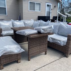 BRAND NEW All Weather Wicker Outdoor Patio Furniture Set Sectional With Table , Storage Bench & Covers