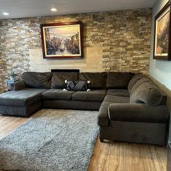 FREE DELIVERY-  Ashley Furniture 3-Piece Sectional Sofa 