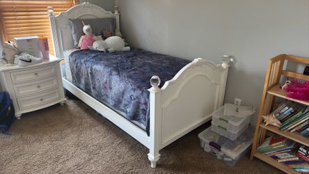 Chantilly Bed Frame