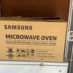 Microwave  Nuevo , Caja Abierta Pero No Esta Usado