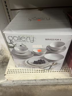 Gallery 16 Pc Dinnerware Set