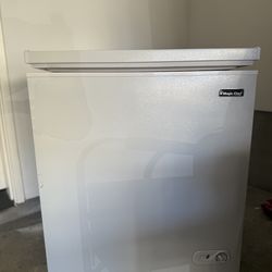 Magic Chef Chest Freezer – Excellent Condition