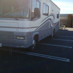 2001 Storm Motor Home