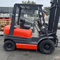Toyota Forklift 6000 Lb, 3 Stages, Pneumatic Big Tires 