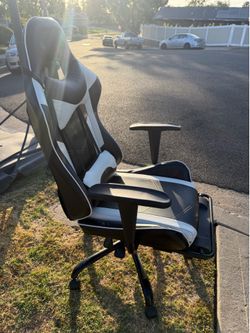 FREE Game chair in Orange
