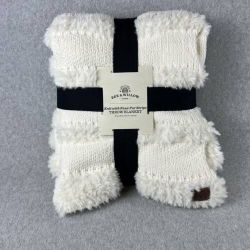 Bee And Willow Throw Blanket for Sale in Lawton OK OfferUp