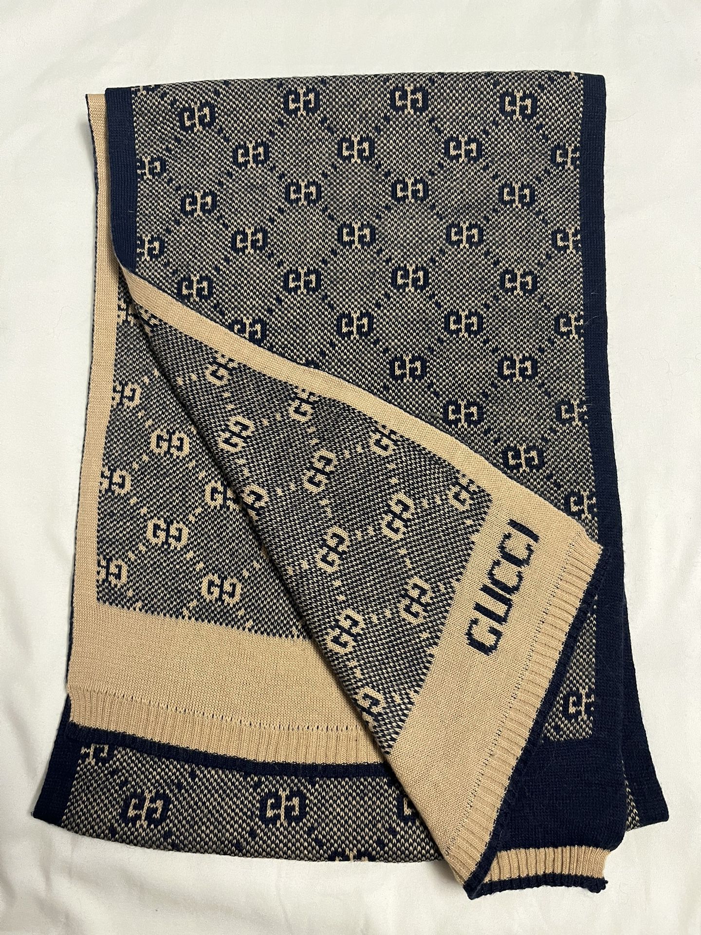 Gucci Sweater Navy Blue Scarf 