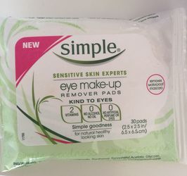 Eye makeup wipe