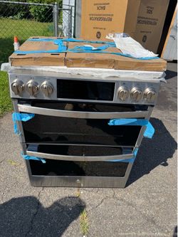 GE Profile™ 30" Smart Slide-In Front-Control Gas Double Oven Convection Fingerprint Resistant Range