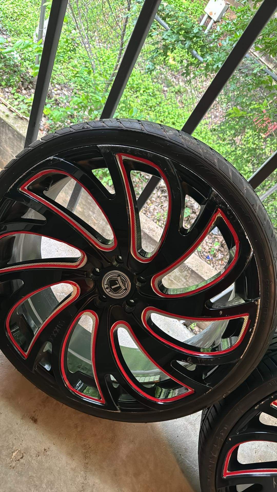 Raydell 22 Inches 5 Lugs LUXX Alloys Rims