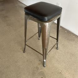 6 Bar height Swivel Stools 