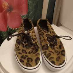 Vans Furry Animal.print Size 8.5