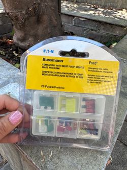 Bussmann 28 Fuses compatible with ford models after 2000