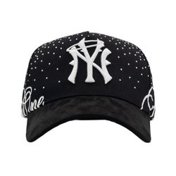 31 Hats (31 Forever) BRAND NEW