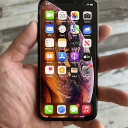 iPhone XS Unlocked For Any Network W/ New Tempered Glass Screen Protector 