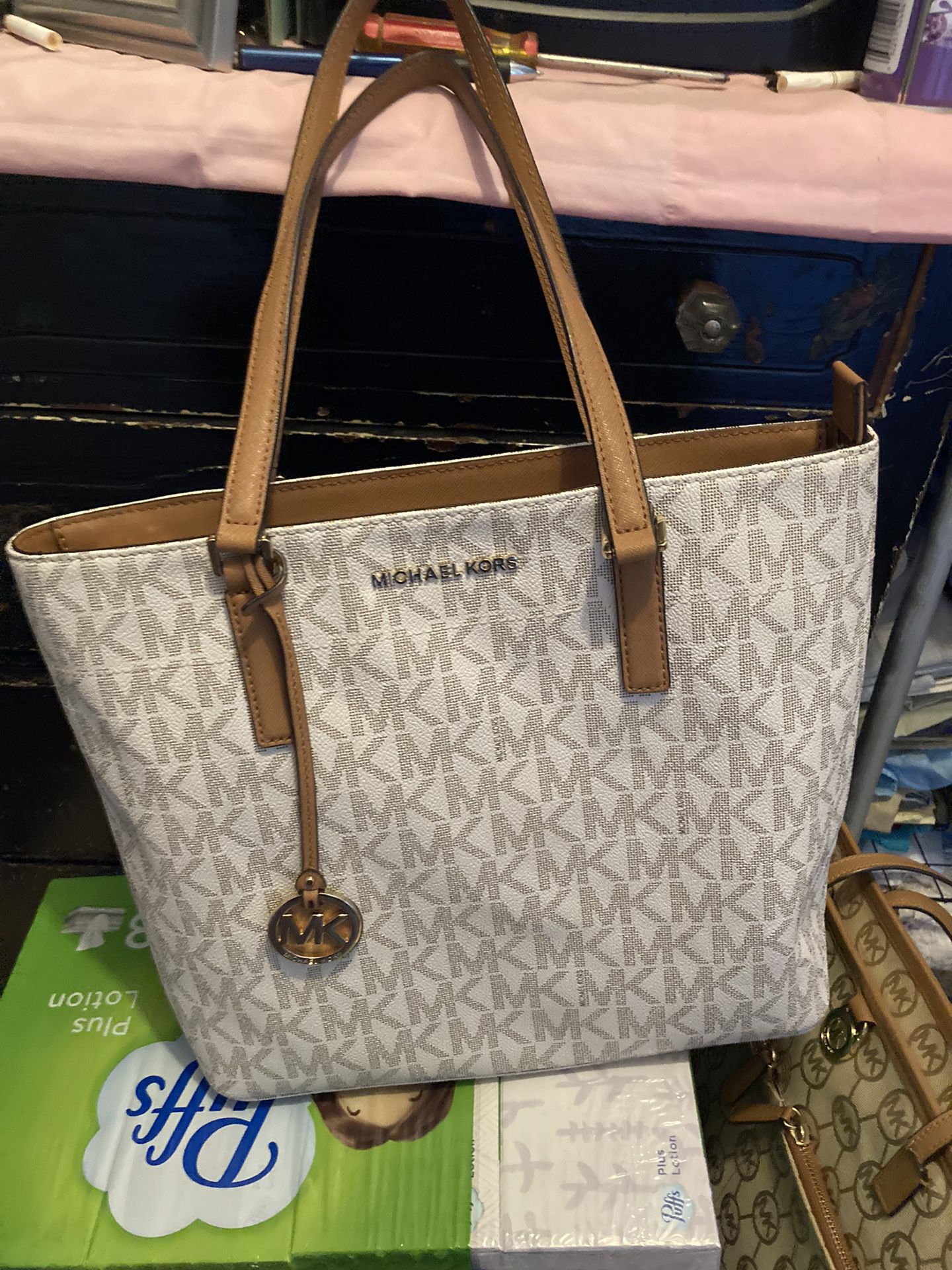 Michael Kors Purse 3 for Sale in Clear Brook, VA - OfferUp