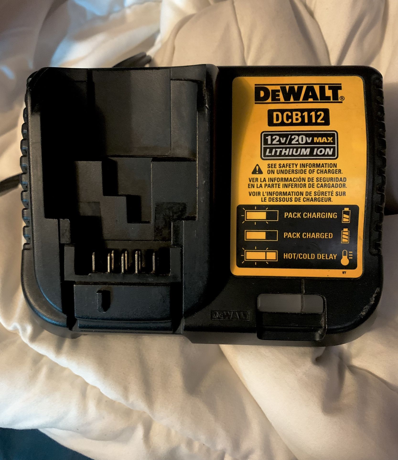 DeWalt 12v/24v Max Lithium Ion Charger