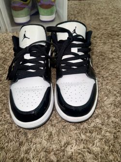 Nike Jordan 1 low SE “concord” size 9