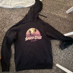 🎄🎄NEW- Santa Cruz Hoodie 🎄🎄