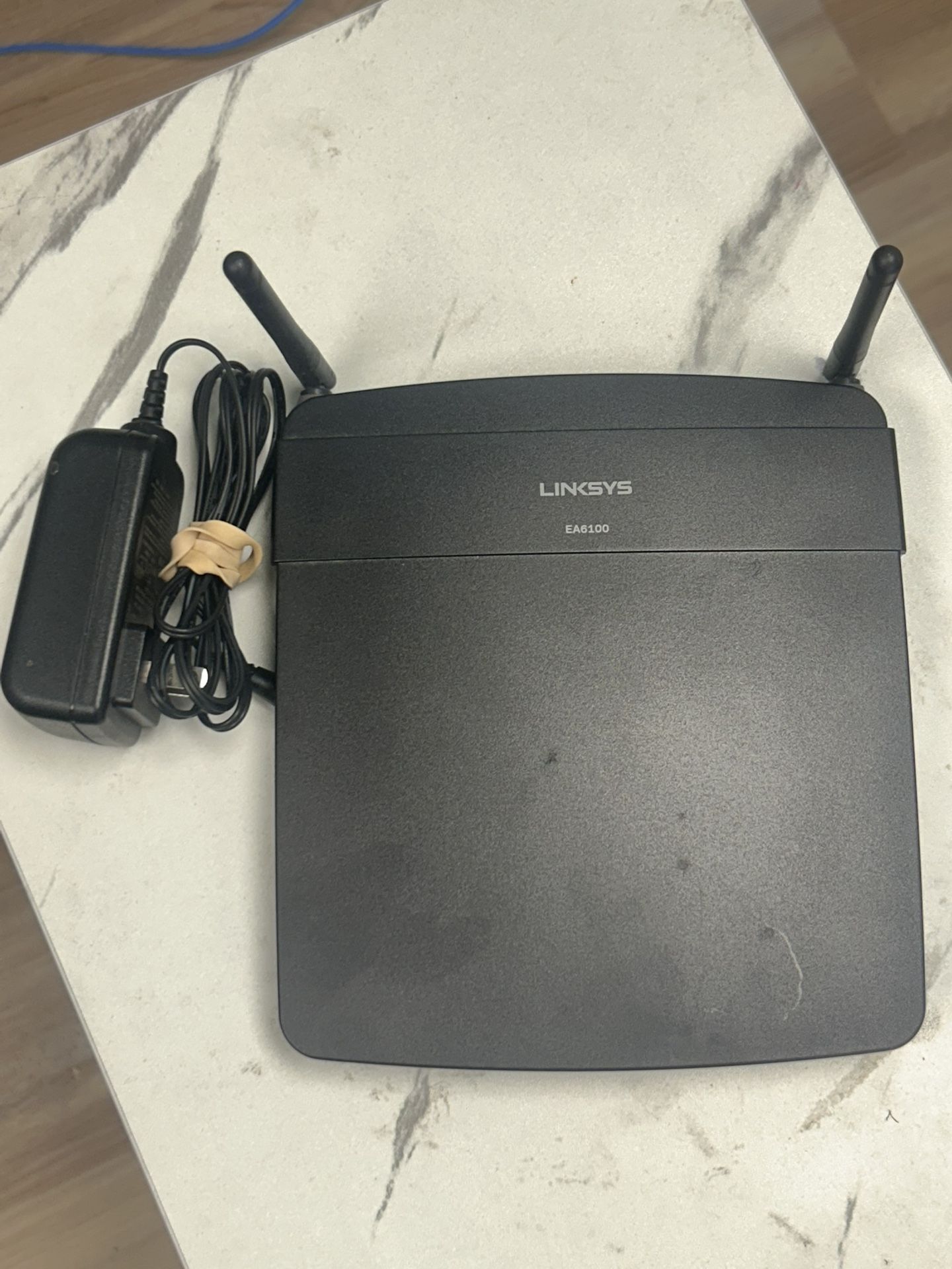 Linksys EA6100 Dual-Band Smart Wi-Fi Router – With Power Adapter