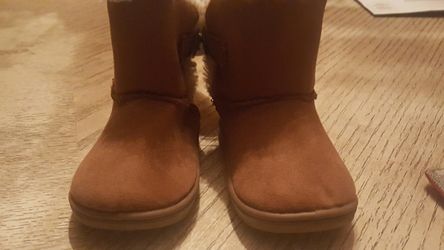 New Toddler Boots size 4c