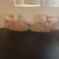 Adorable Tan Velcro ‘Baby UGG’ Slippers