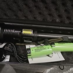 Flashlight & Power Bank