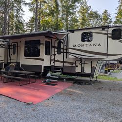 Luxury 5th Wheel RV