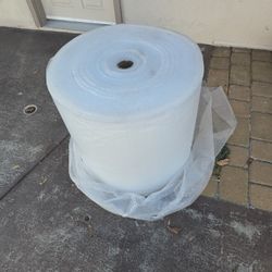 Roll of packing bubbles