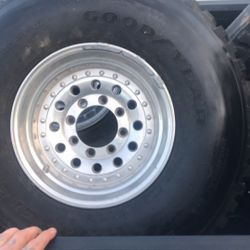 37x16.5 Wrangler MT Military 8 Lug Universal