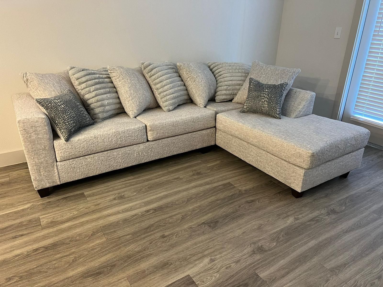 2PC GREY SECTIONAL 
