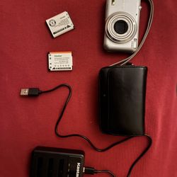 Fujifilm Finepics Point & Shoot W/extras