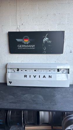Rivian Rt tailgate  oem 2020-24