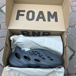 Adidas Yeezy Foam RNR Carbon DS Size 11