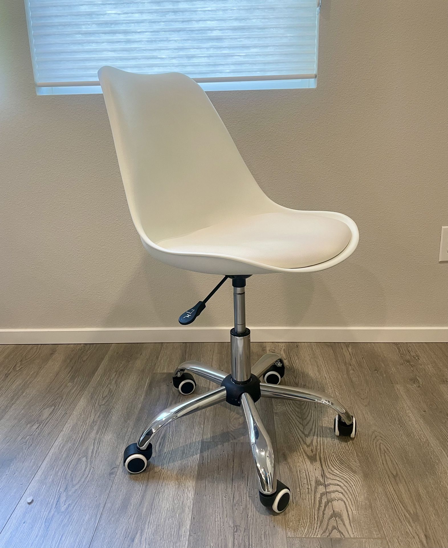 Armless Desk Chair, Great Condition