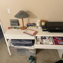 Great Condition Desk + Swivel Chair 