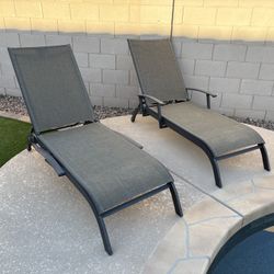 Pool Lounge Chairs 