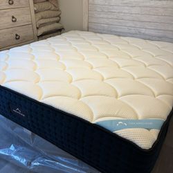 Dreamcloud, The Dreamcloud Premiere Mattress. King Size Mattress