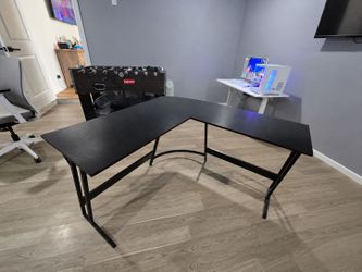 L-Shaped Gaming & Computer Desk – Black