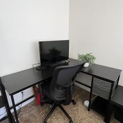 Computer Corner Desk Drawers Chair And Matching Side Table 